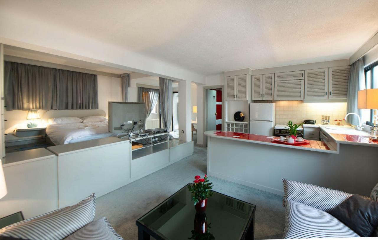 Апартаменты Penthouse On 6th Floor